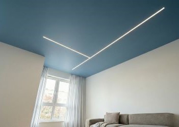 Бесшовные потолки, с идеальной стыковкой полотна к стене.